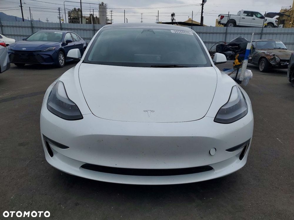 Tesla Model 3 - 2