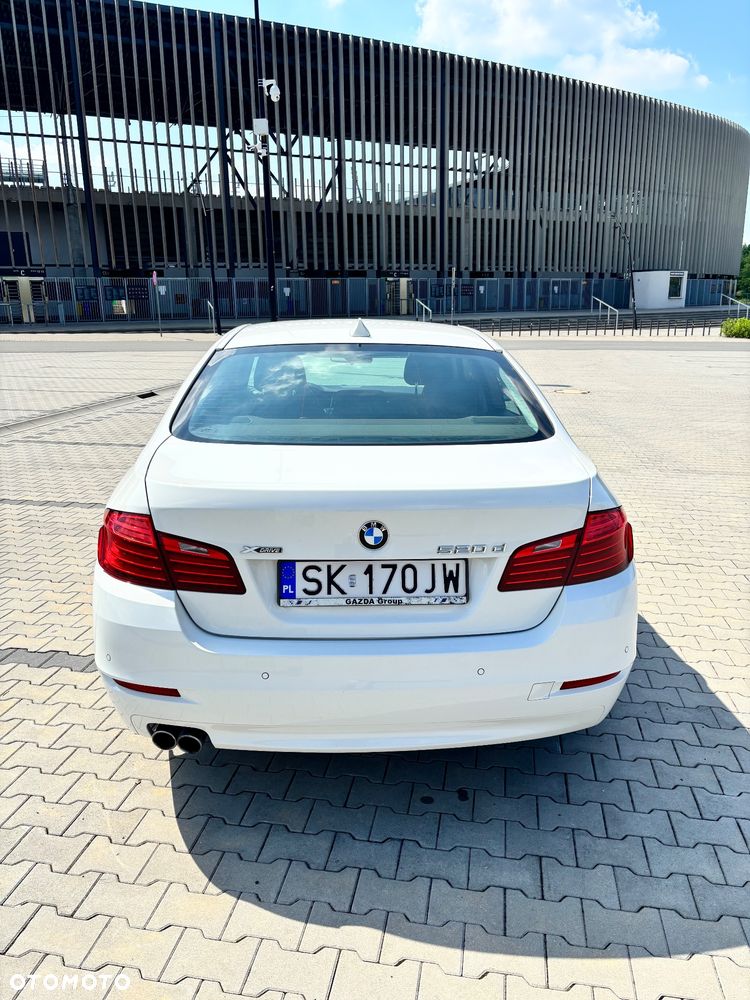 BMW Seria 5 520d xDrive - 6