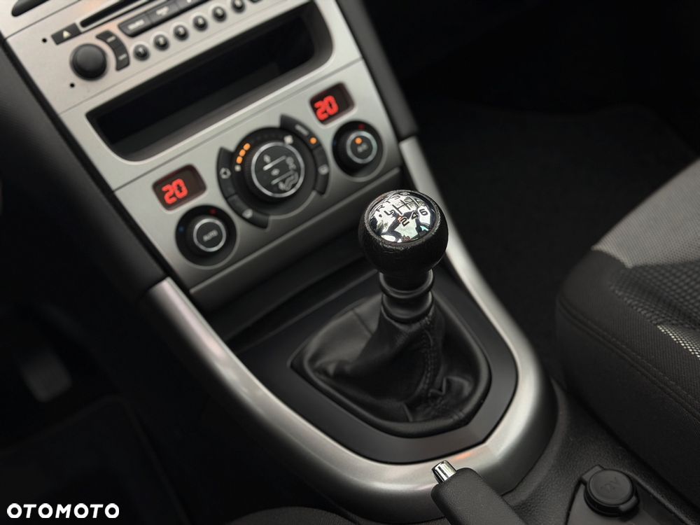 Peugeot 308 - 16