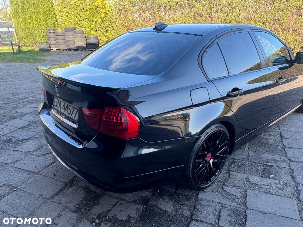 BMW Seria 3 318d - 32