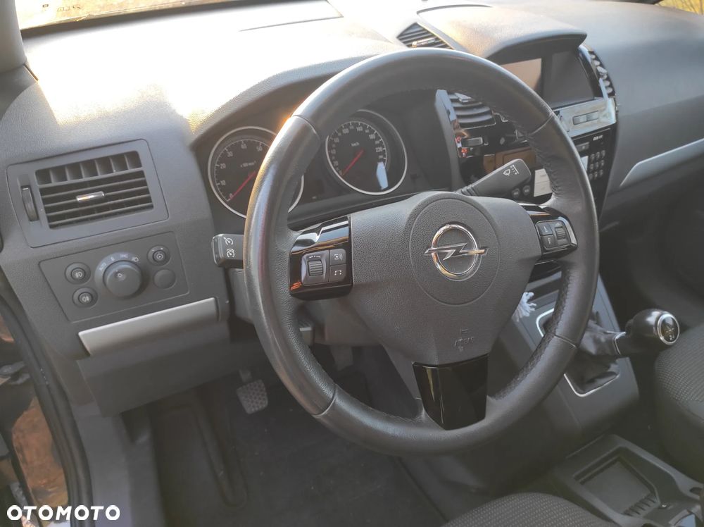 Opel Zafira 1.8 Cosmo - 8