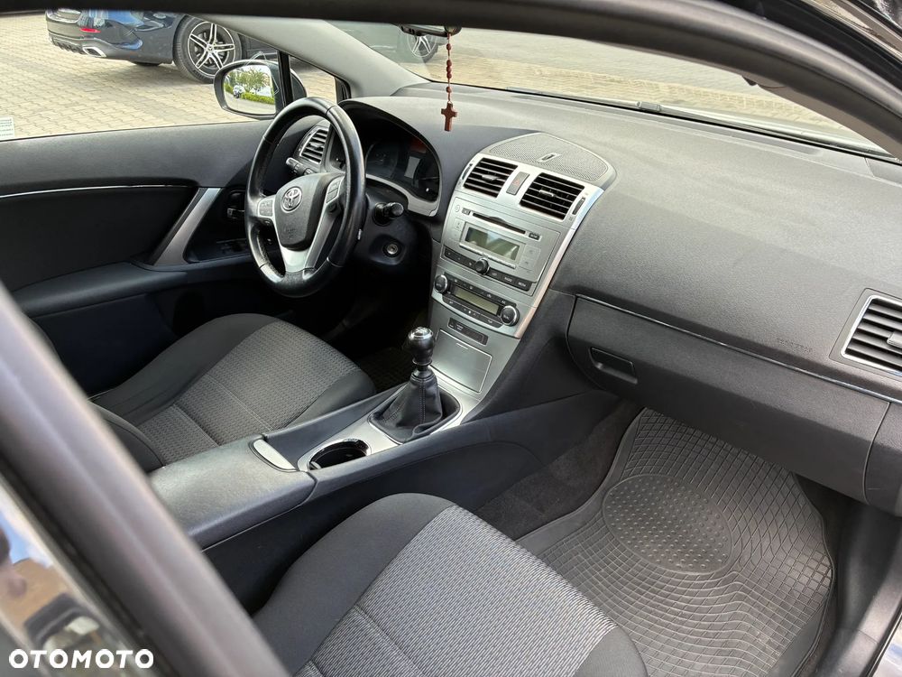 Toyota Avensis 1.8 Luna - 4