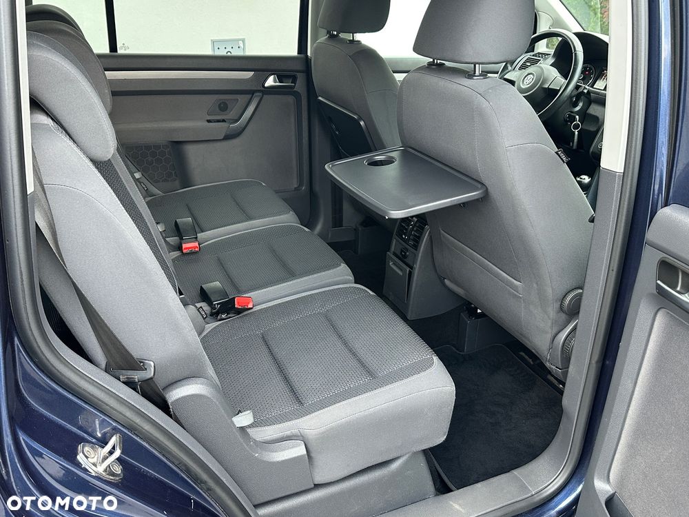 Volkswagen Touran - 19