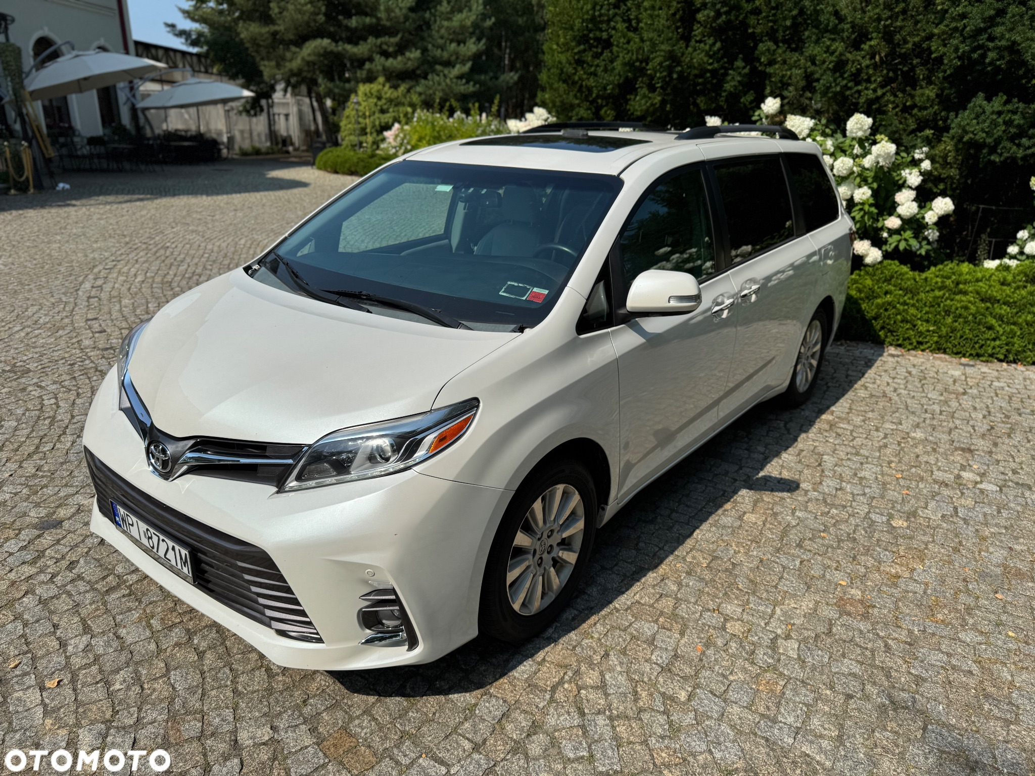 Toyota Sienna - 4