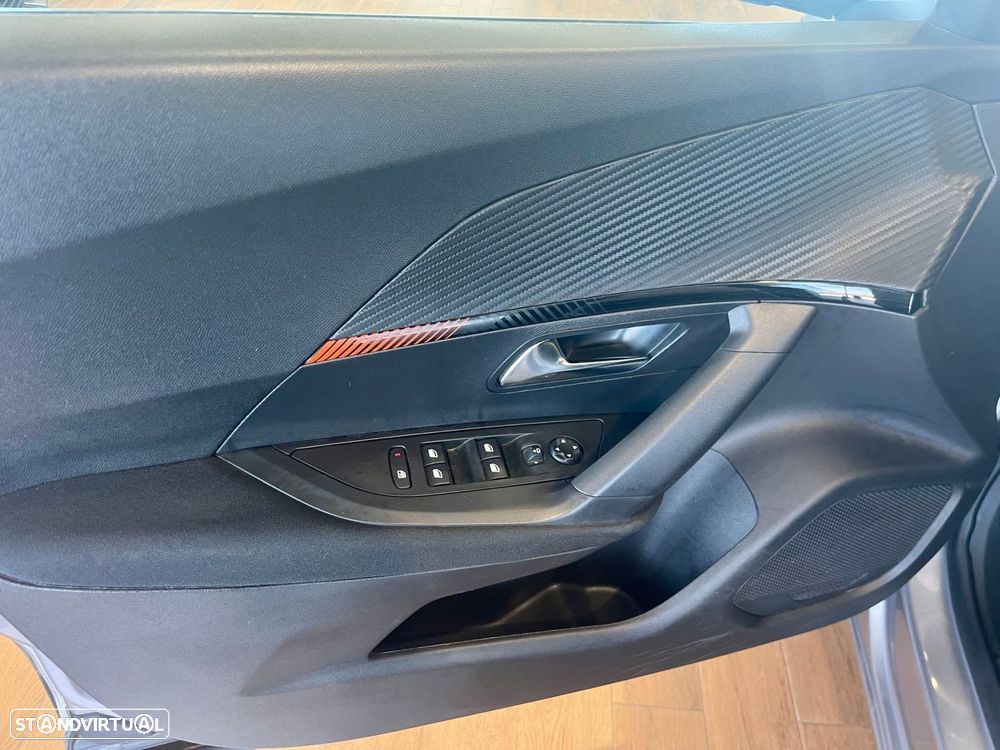 Peugeot 2008 1.2 PureTech Active Pack EAT8 - 22