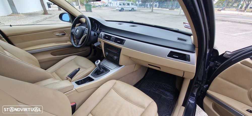 BMW 320 d Exclusive - 16