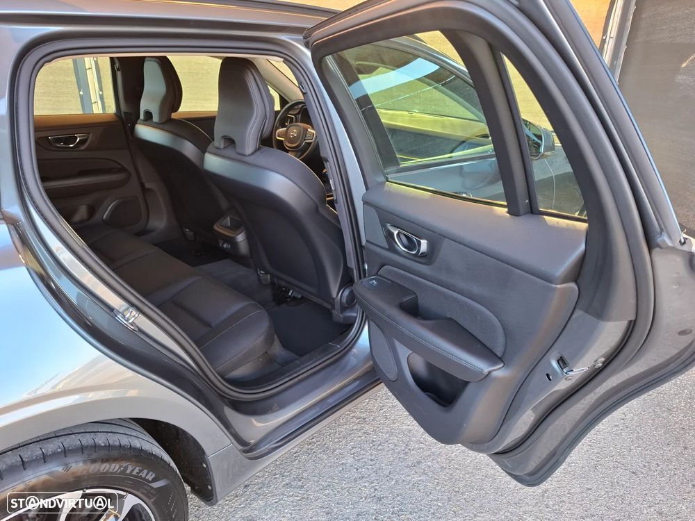 Volvo V60 2.0 D3 Momentum - 53