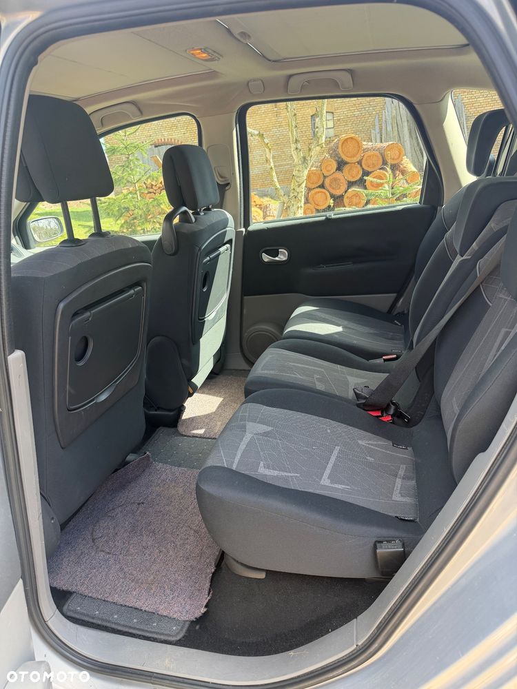 Renault Scenic 1.9 dCi Confort Privilege - 11