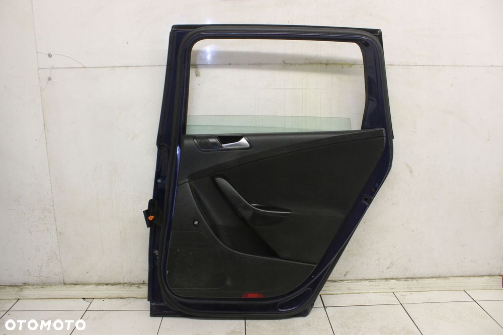 VW PASSAT B6 KOMBI 05R- DRZWI PRAWE TYLNE PRAWY TYŁ LA5E - 2