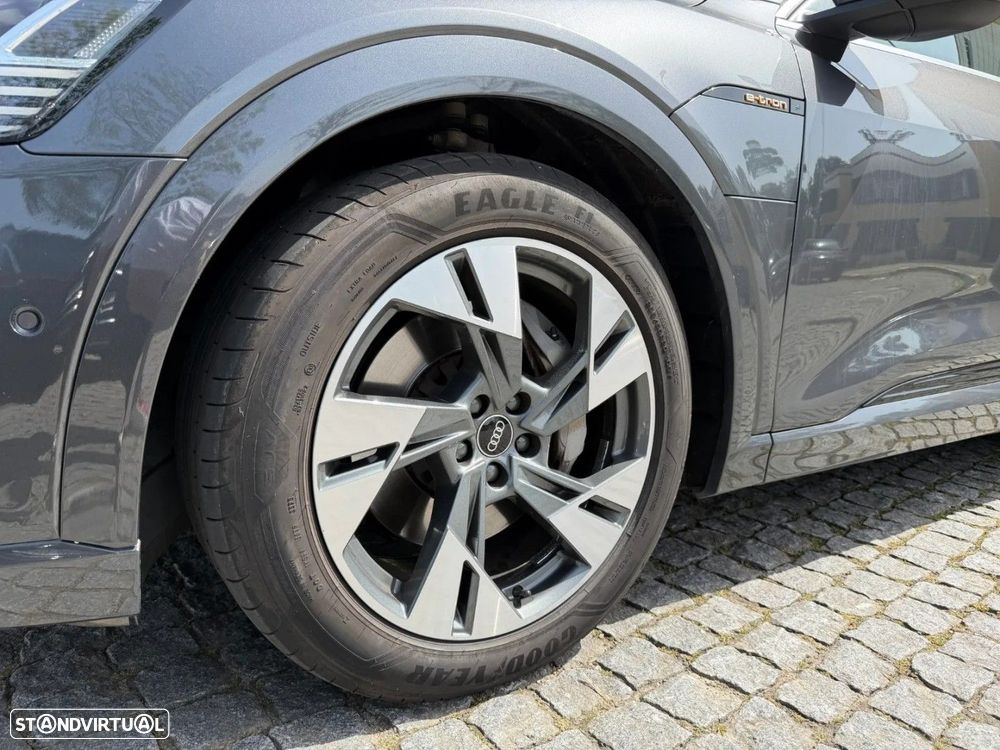Audi e-tron 55 quattro S line - 16