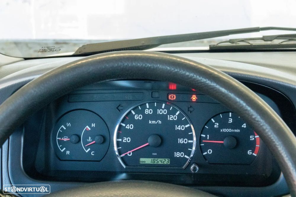 Toyota HiAce 2.5 D-4D Service 2.8T - 12