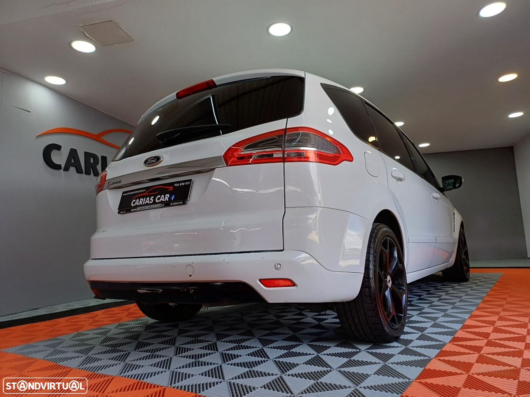 Ford S-Max - 8