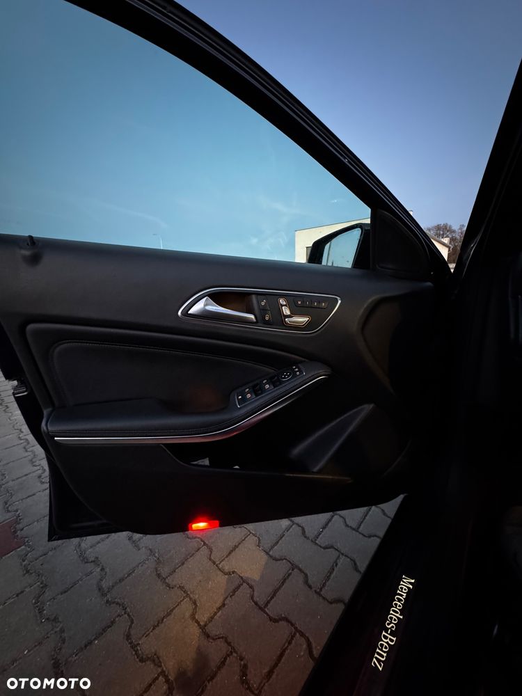 Mercedes-Benz Klasa A 200 d 4-Matic AMG Line - 10