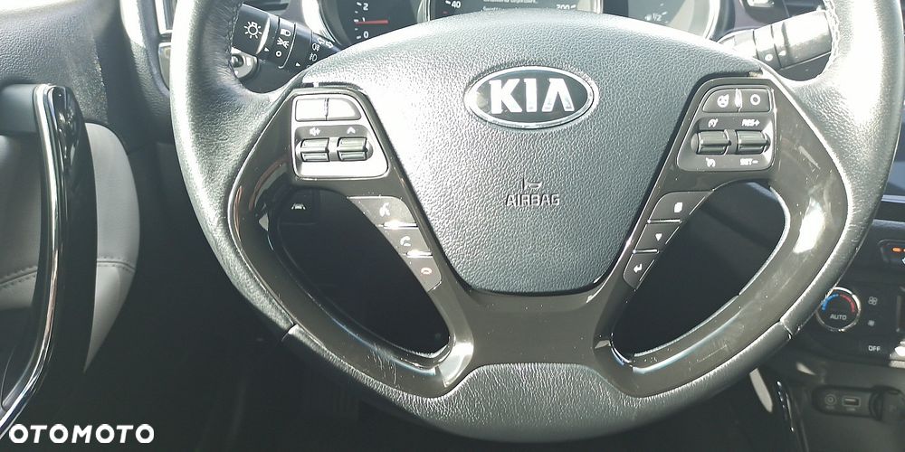 Kia Ceed 1.6 CRDi 136 DCT ISG Platinum Edition - 33