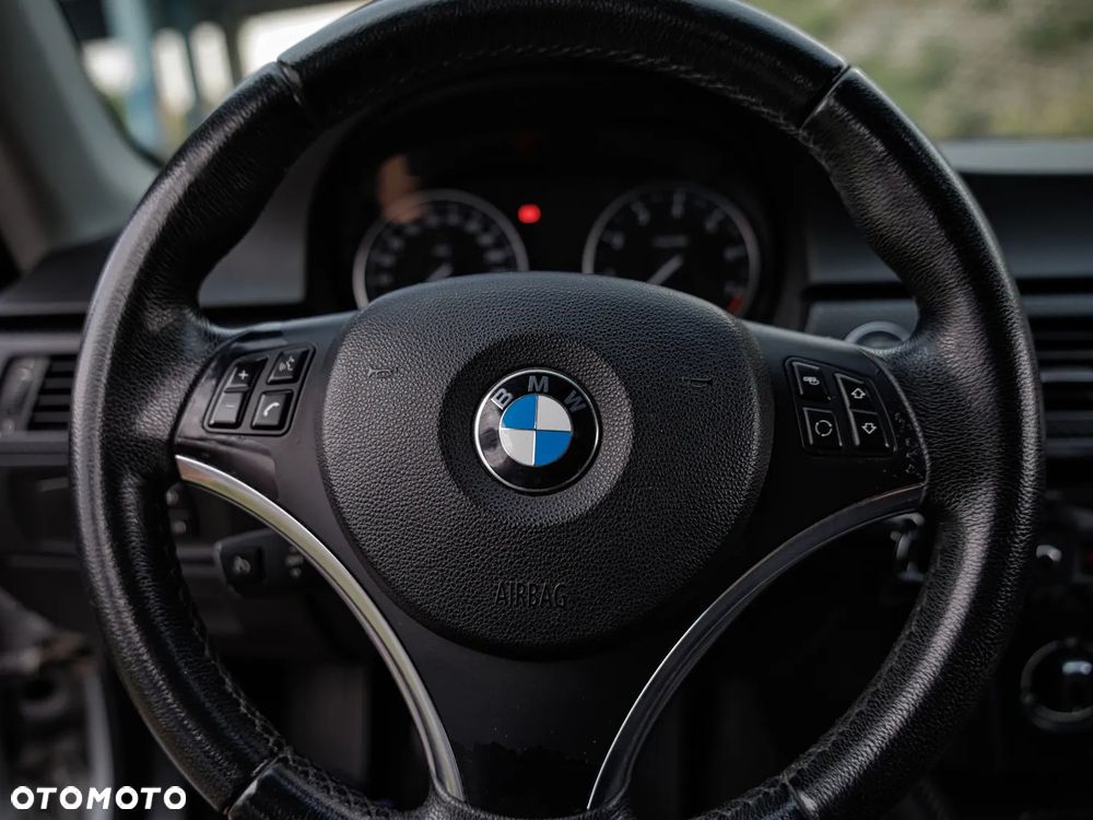 BMW Seria 3 320i - 22