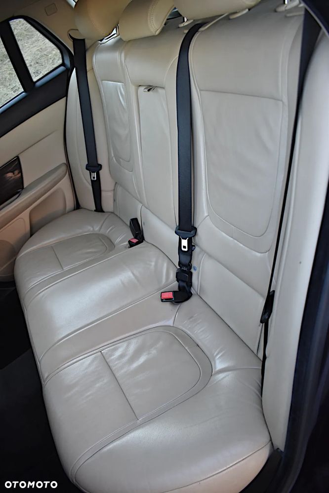 Jaguar XF 2.2 D Premium Luxury - 8