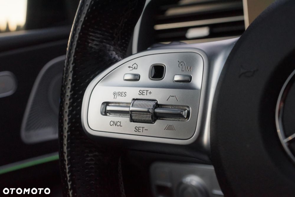 Mercedes-Benz GLS - 26
