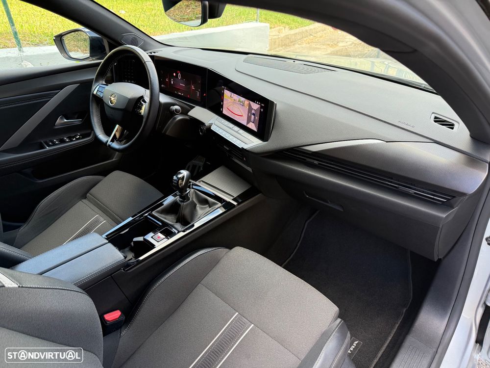 Opel Astra 1.2 T GS - 34