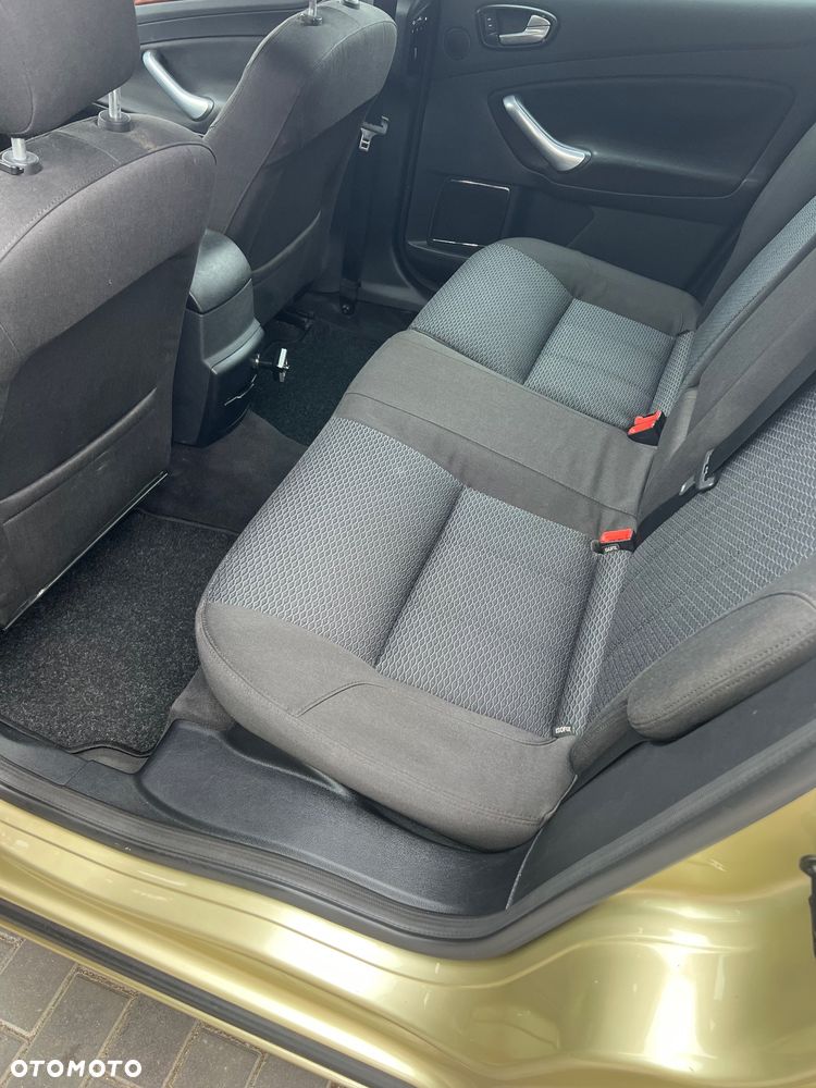 Ford Mondeo 2.0 TDCi Ghia - 9
