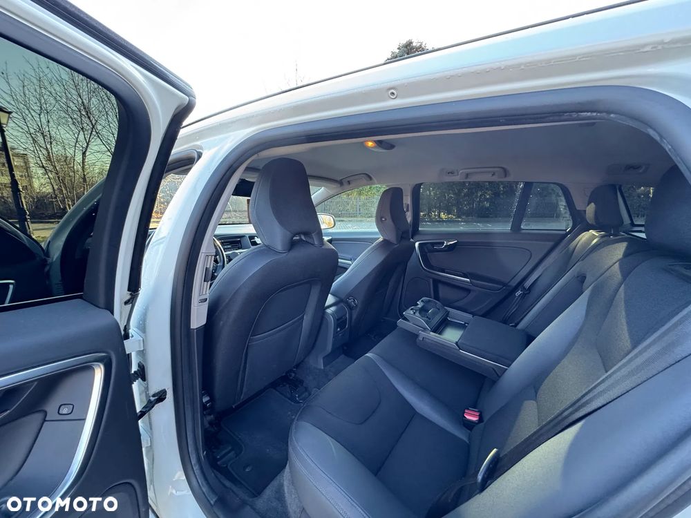 Volvo V60 D3 Momentum - 6