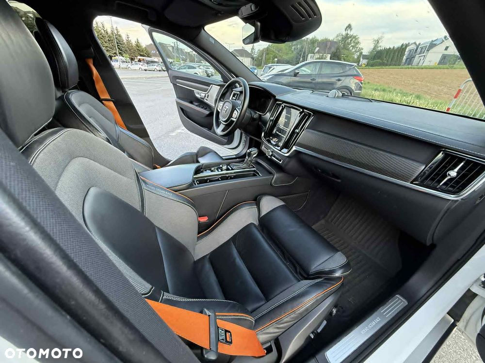 Volvo V90 Cross Country - 17