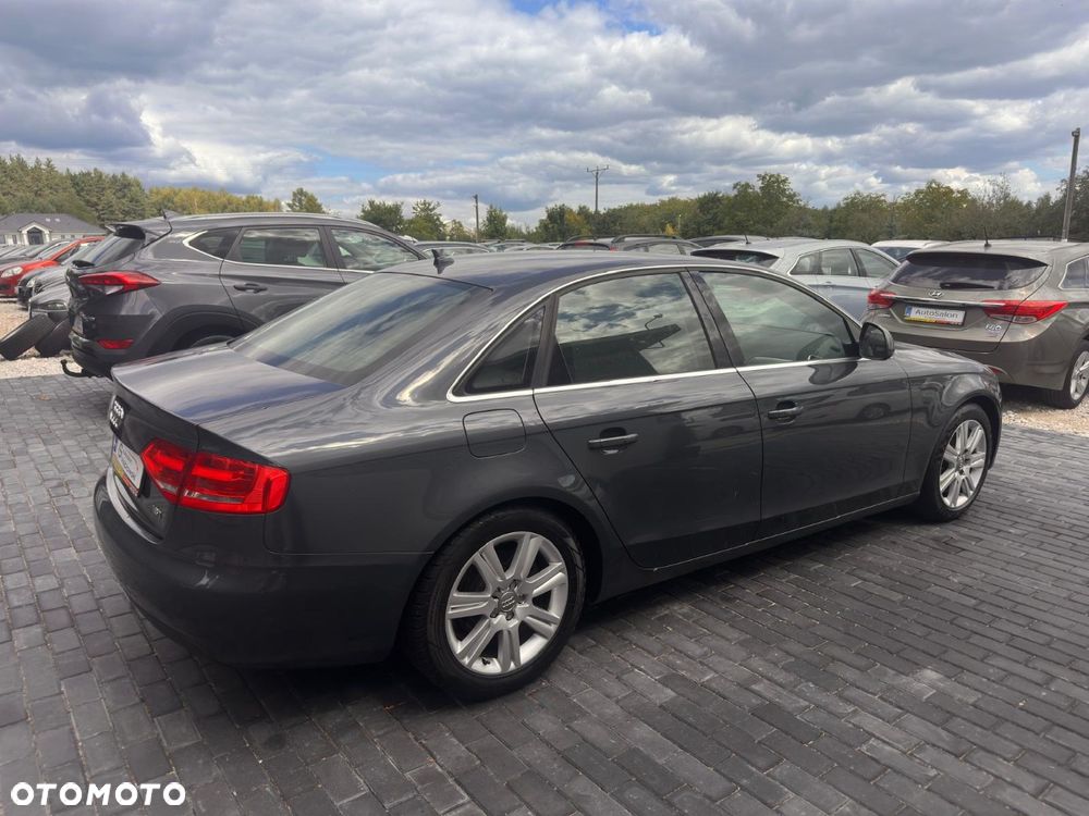 Audi A4 Avant 2.0 TDI - 10