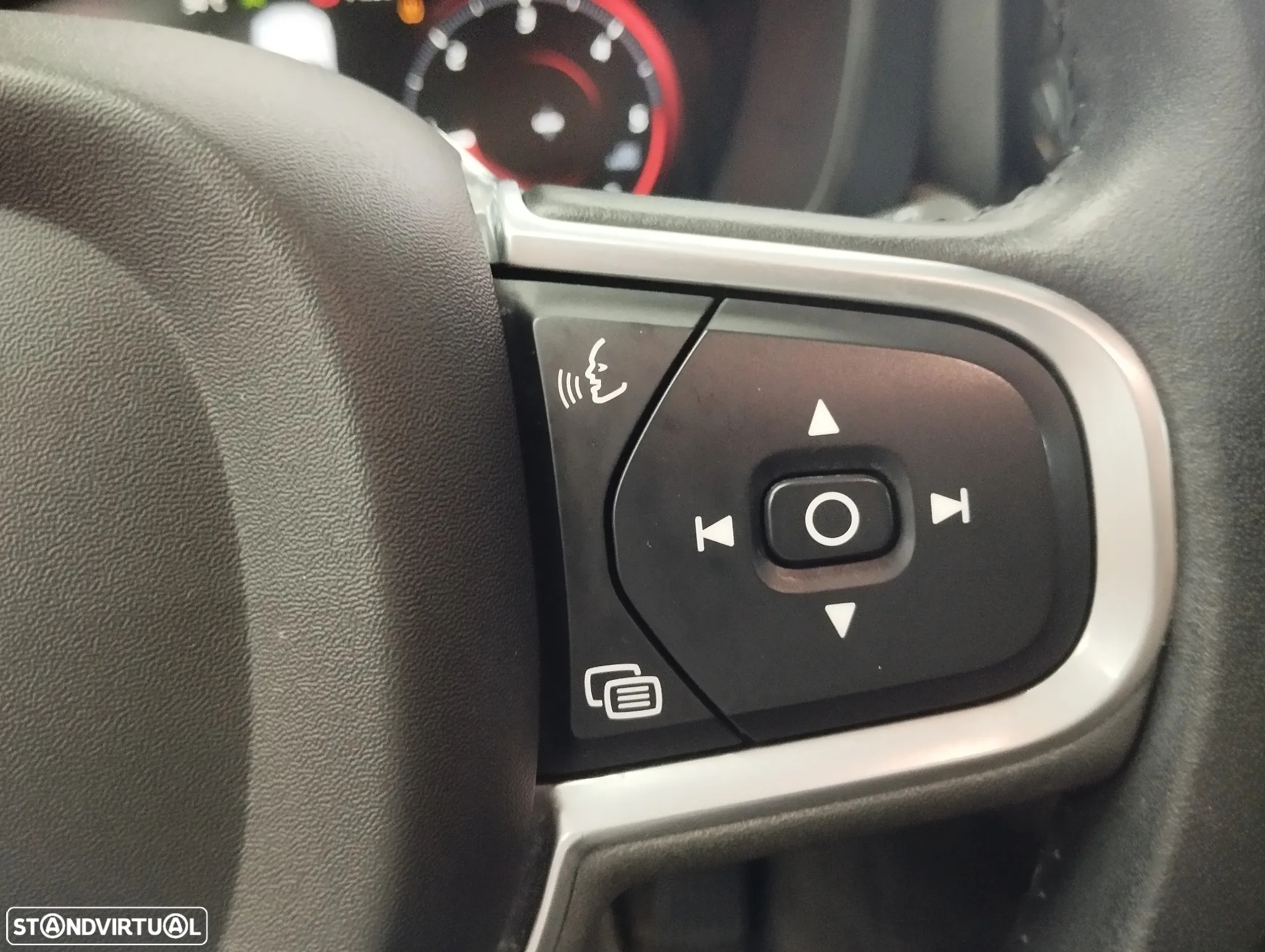 Volvo XC 60 2.0 D3 Momentum Plus - 25