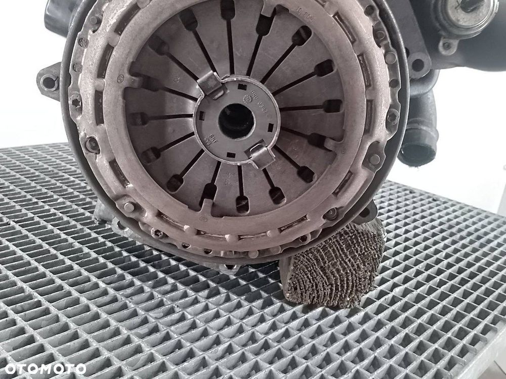 SILNIK CITROEN C5 I 4HX 10DZ17 2.2 HDI - 4