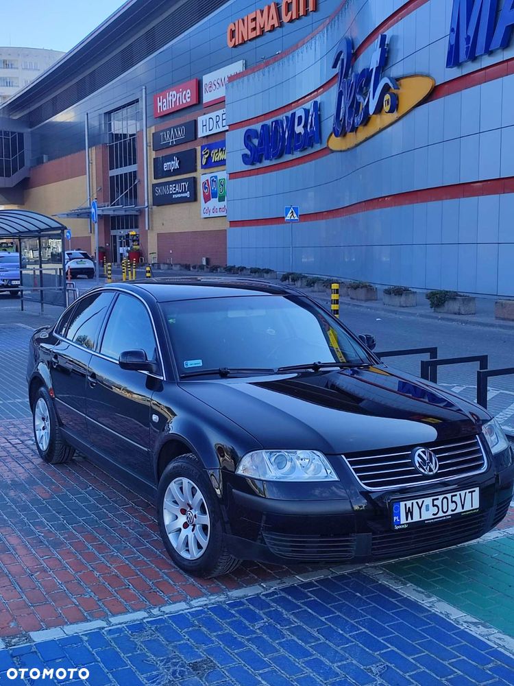 Volkswagen Passat - 1