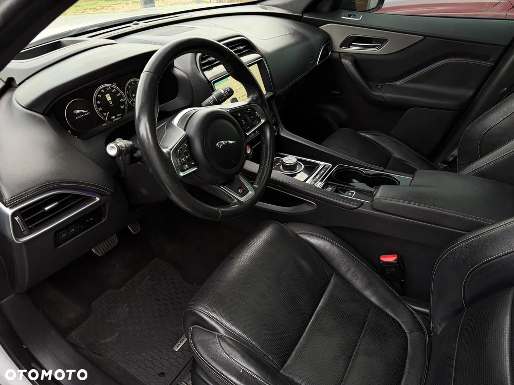 Jaguar F-Pace 3.0 V6 AWD S - 17