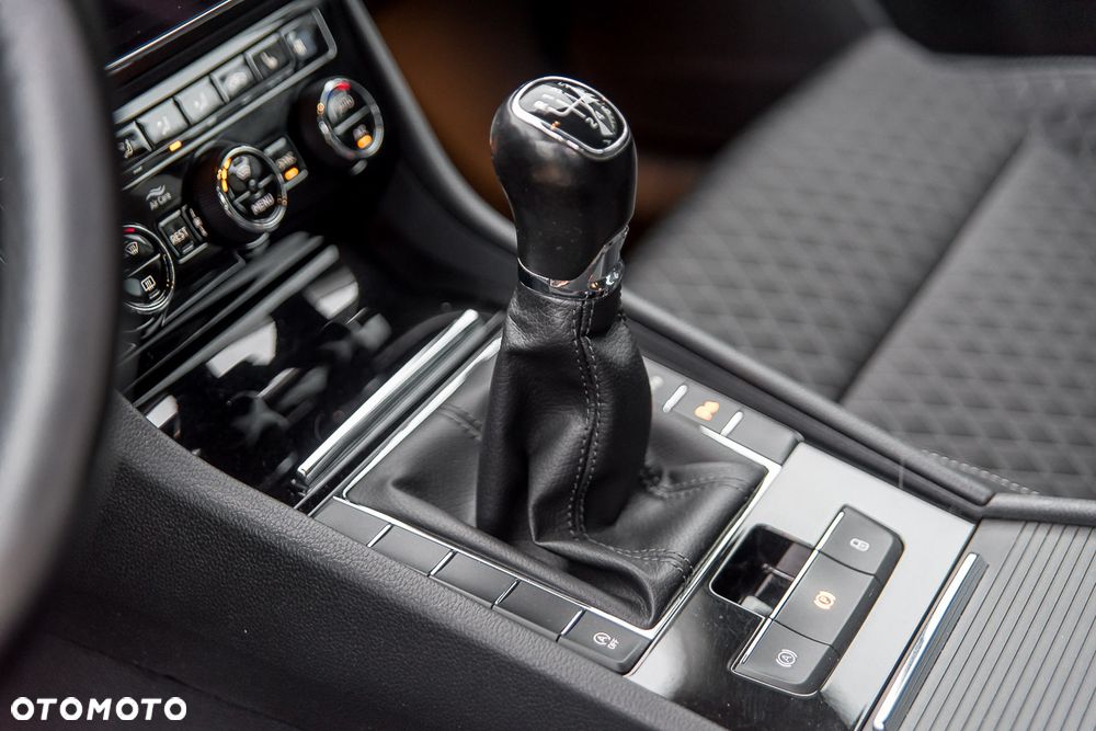 Skoda Superb 1.6 TDI Style - 19