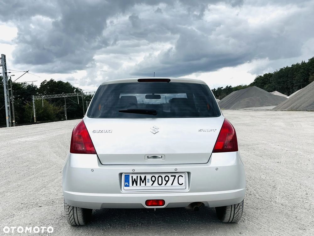 Suzuki Swift - 4