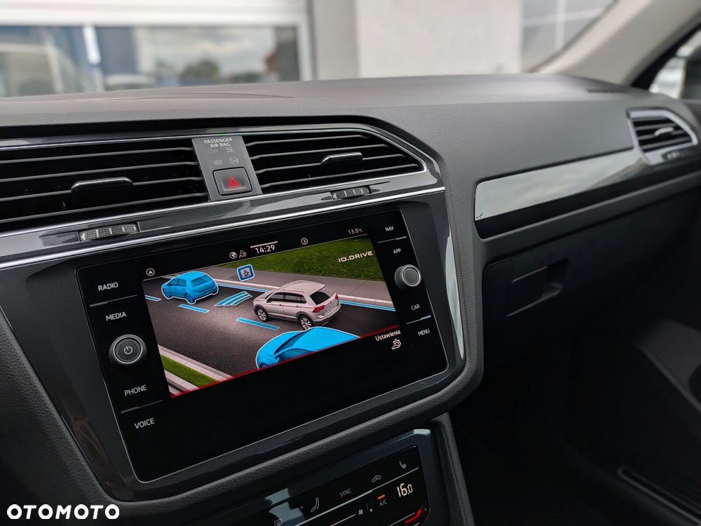 Volkswagen Tiguan 2.0 TDI Elegance DSG - 25