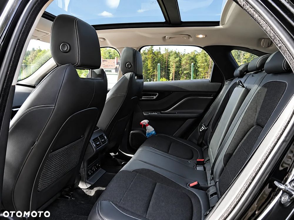 Jaguar F-Pace - 8