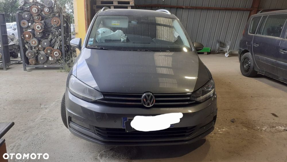 Volkswagen Touran - 11