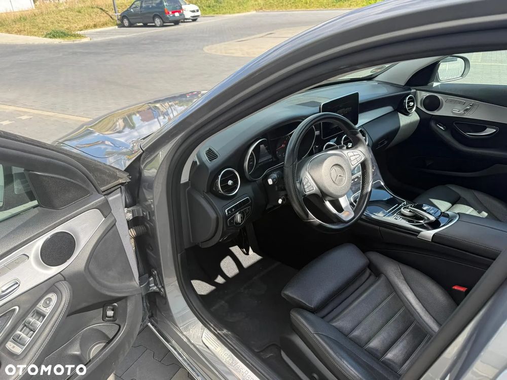 Mercedes-Benz Klasa C 300 7G-TRONIC Exclusive - 28