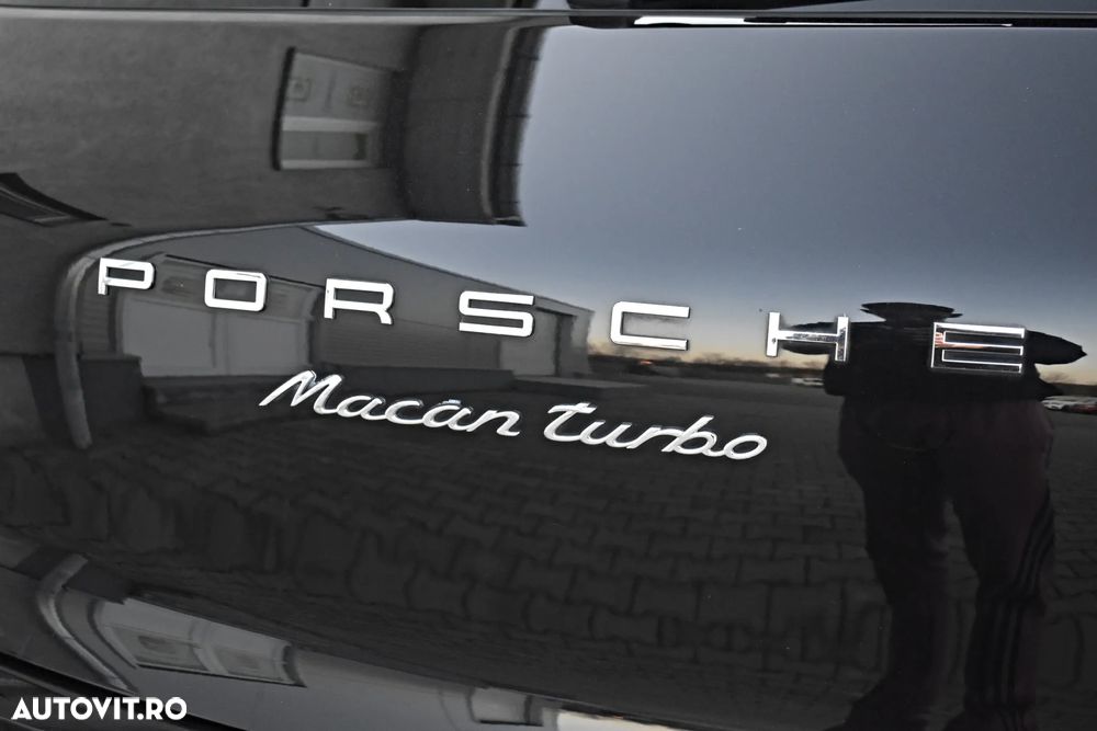 Porsche Macan Turbo PDK - 33