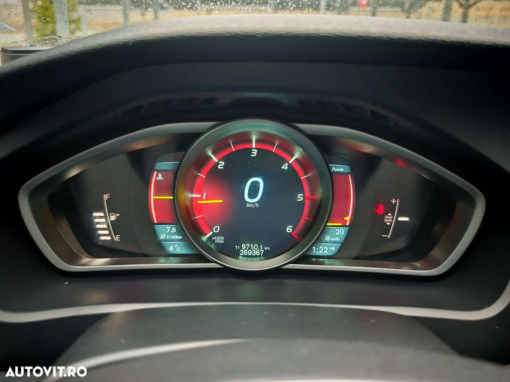 Volvo V40 Cross Country D2 - 13