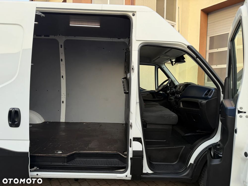 Iveco Daily L3H2 HI-MATIC - 28