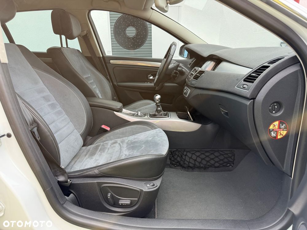 Renault Laguna ENERGY dCi 175 FAP Start & Stop GT - 22