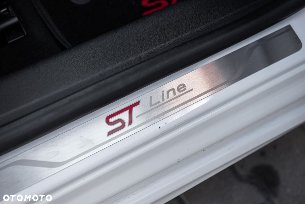 Ford Focus 1.0 EcoBoost ST-Line - 36