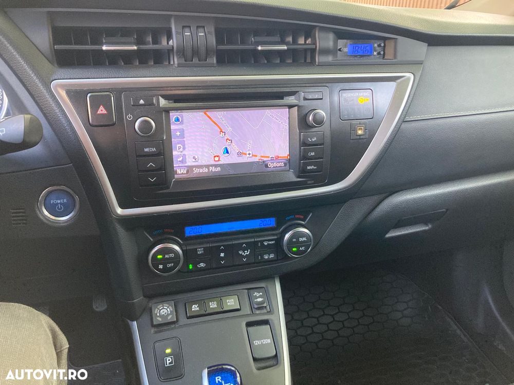 Toyota Auris 1.8 L VVT-i Luna - 6