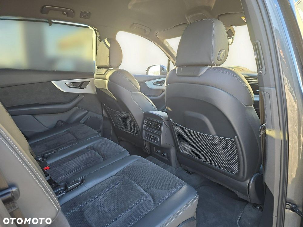 Audi Q7 - 21
