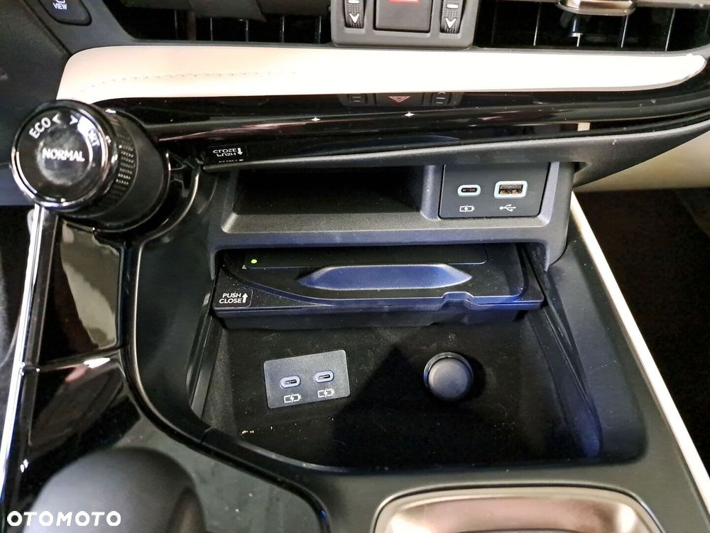Lexus NX 350h Omotenashi AWD - 27