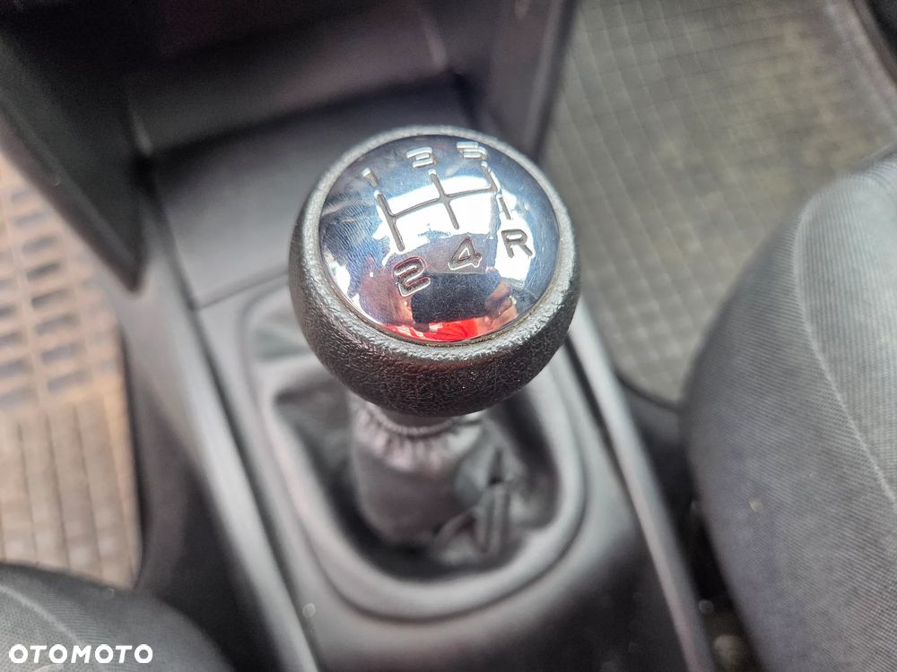 Peugeot 207 - 12
