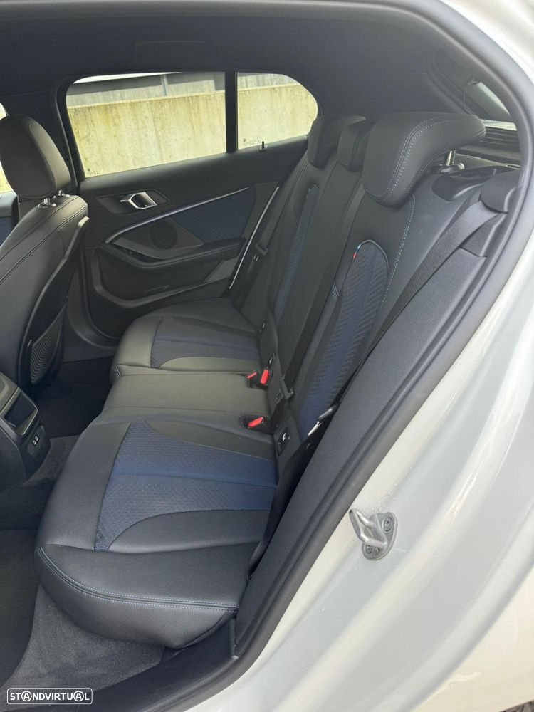 BMW 116 d Pack Desportivo M - 23