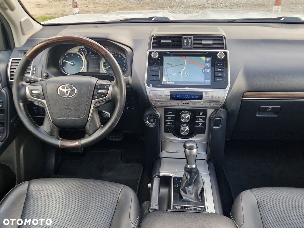 Toyota Land Cruiser - 30