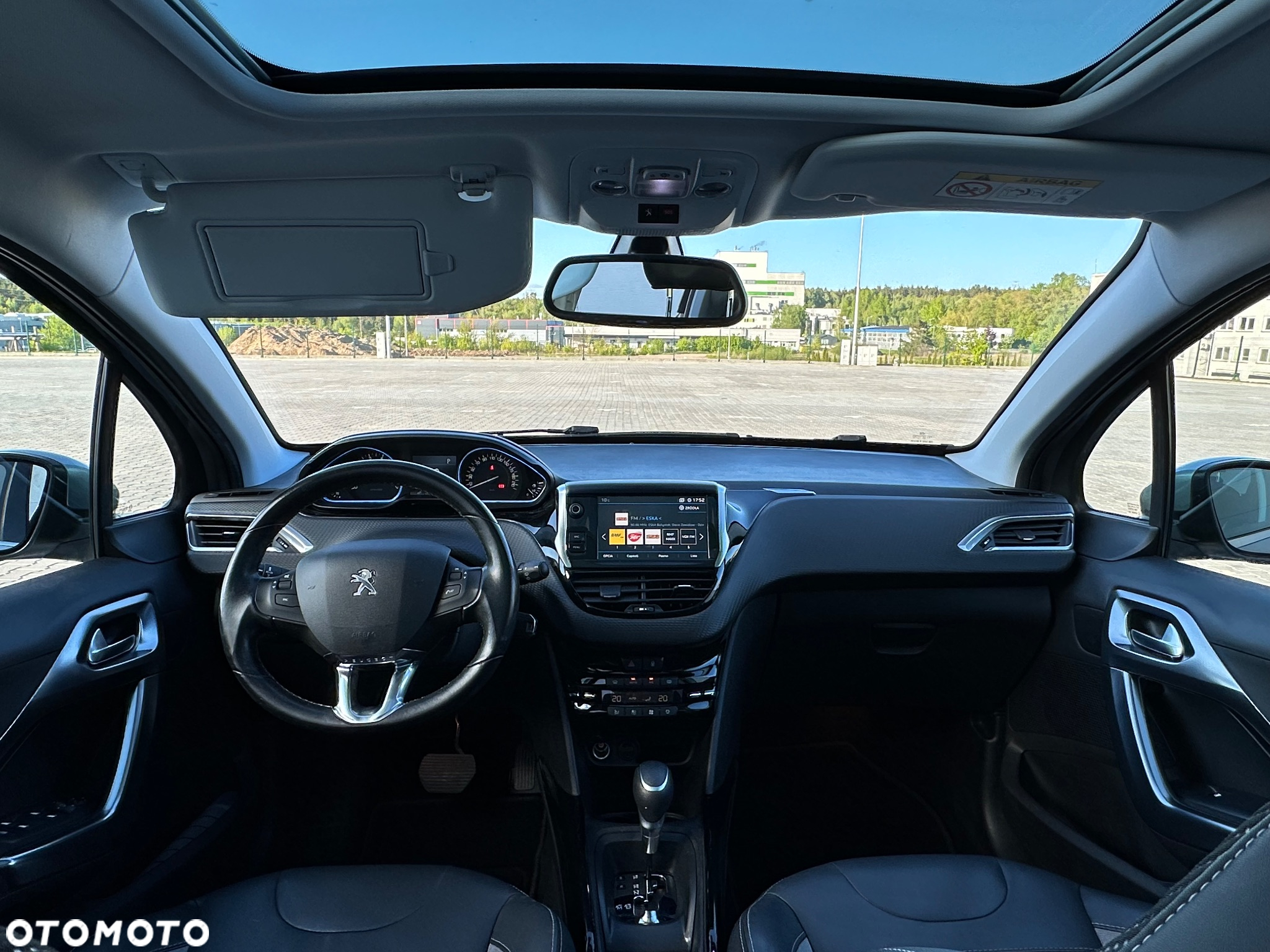 Peugeot 2008 1.2 Pure Tech Allure S&S EAT6 - 23