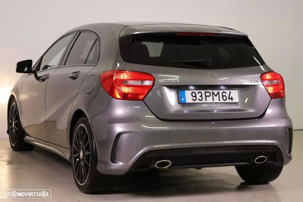 Mercedes-Benz A 200 d AMG Line - 4