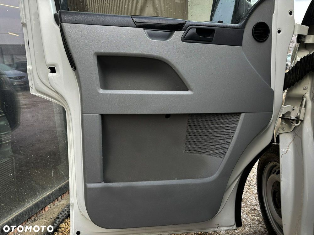 Volkswagen Transporter - 12